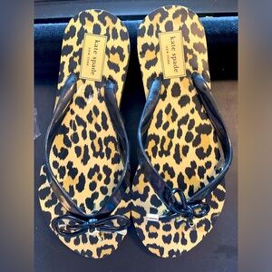 Kate Spade “Nova” Leopard/Parent flip flop sz 6